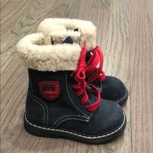 Never worn toddler boy Ice Iceberg boots sz20
